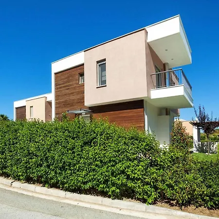 Deluxe Mira Mare Villa *