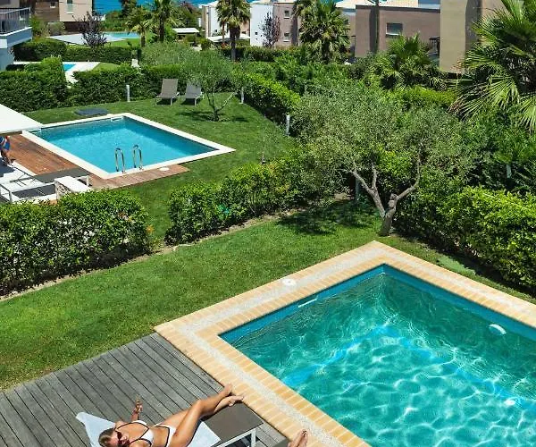 Deluxe Mira Mare Villa *