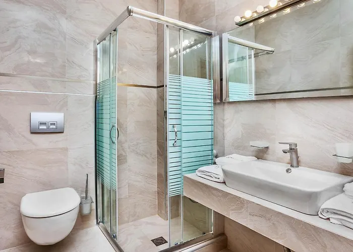 Deluxe Mira Mare Villa *
